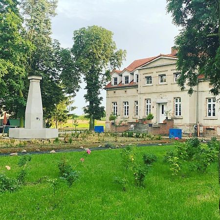 Palac Osowo Gostynskie Εξωτερικό φωτογραφία